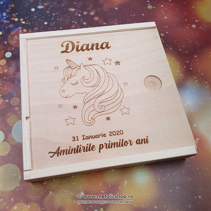 Cutie amintiri pentru fetita