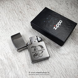 Bricheta Zippo personalizata
