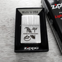 Bricheta Zippo personalizata