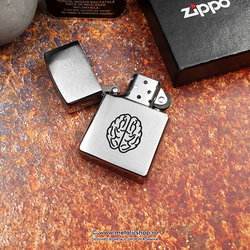 Bricheta Zippo personalizata